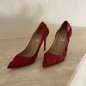 Valentino Garavani pumps. Size 37